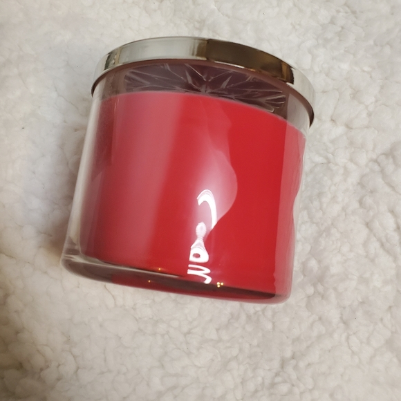 Bath & Body Works 3 Wick Winter Candles - NEW - Picture 13 of 14